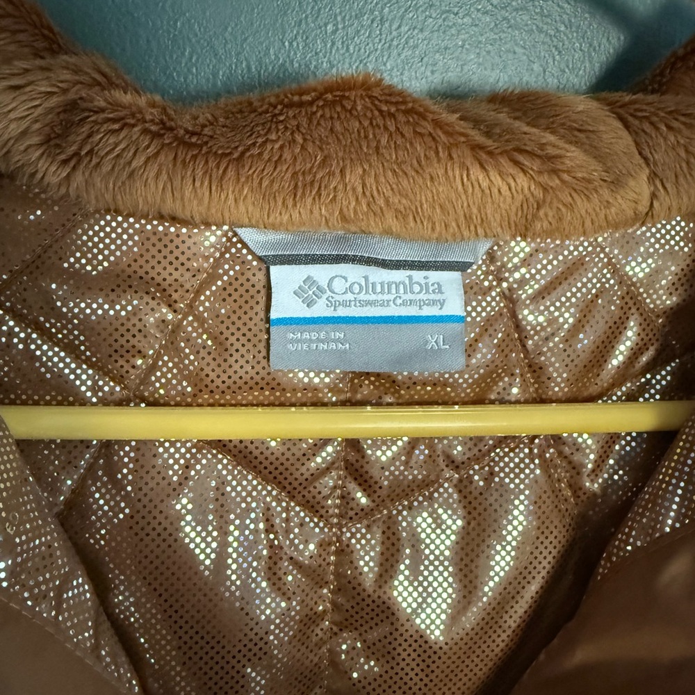 Columbia Tan Quilted Puffer Jacket - Picture 3 of 5
